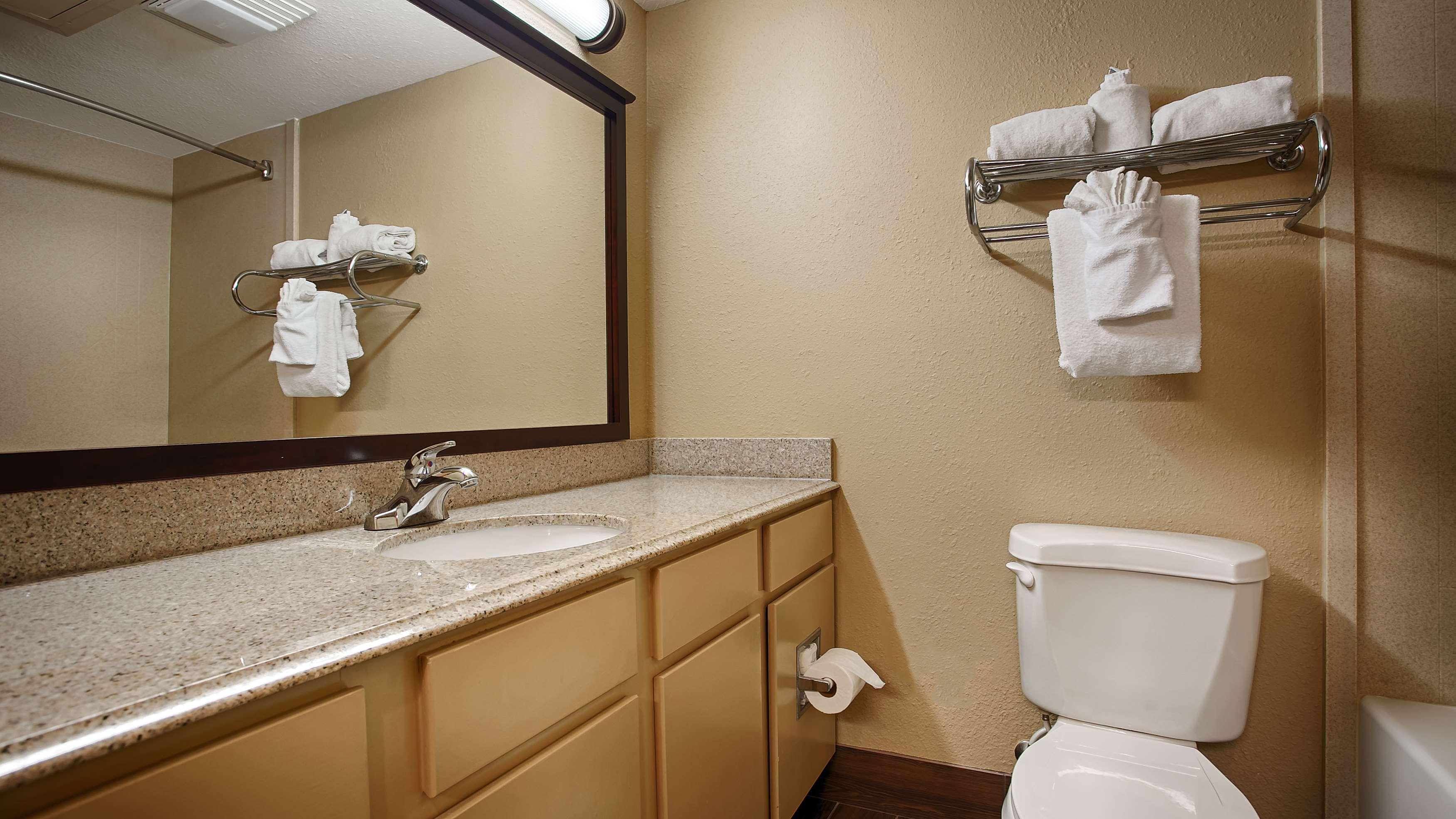 Best Western Of Alexandria Inn & Suites & Conference Center Bagian luar foto