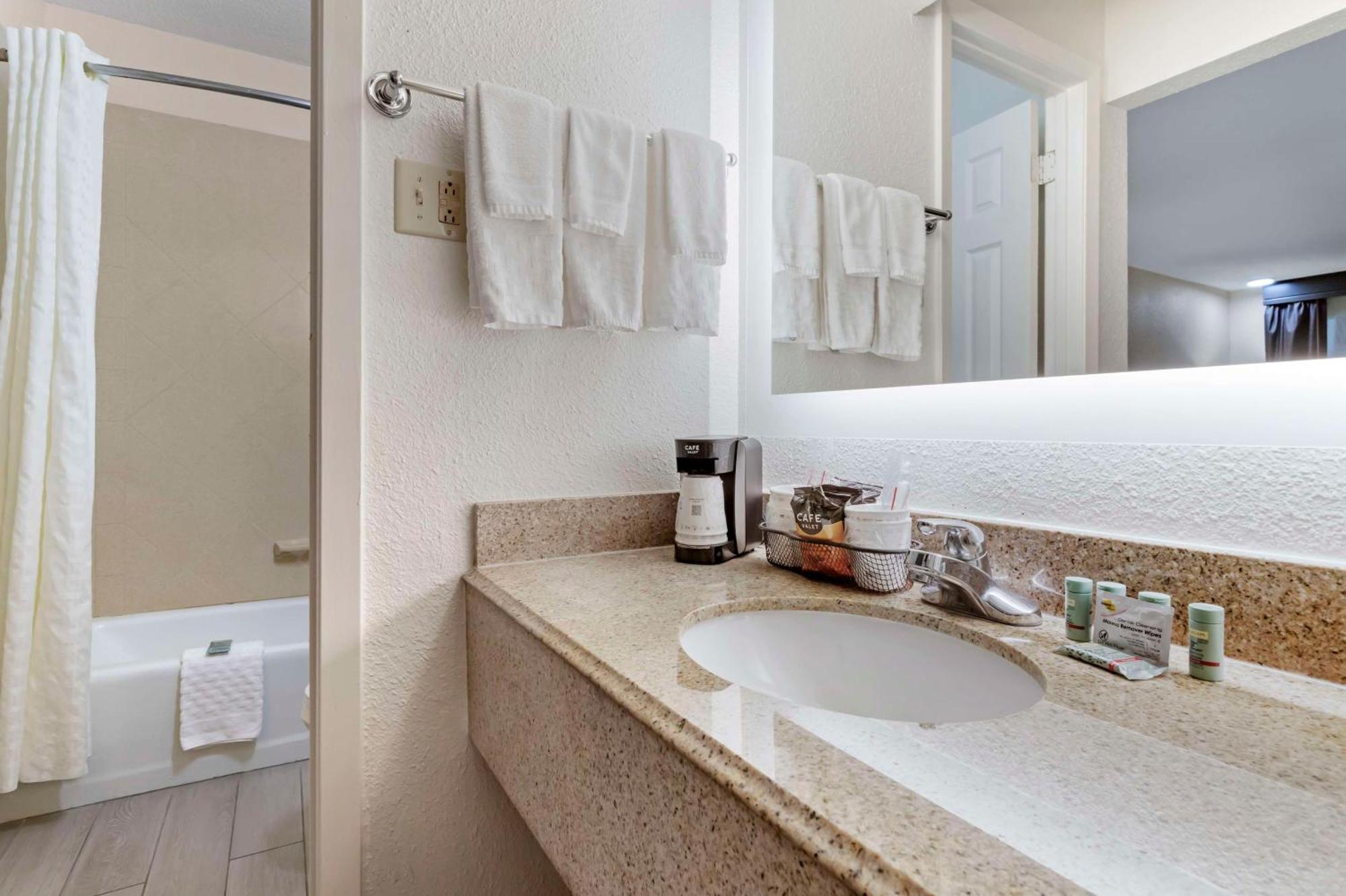 Best Western Of Alexandria Inn & Suites & Conference Center Bagian luar foto