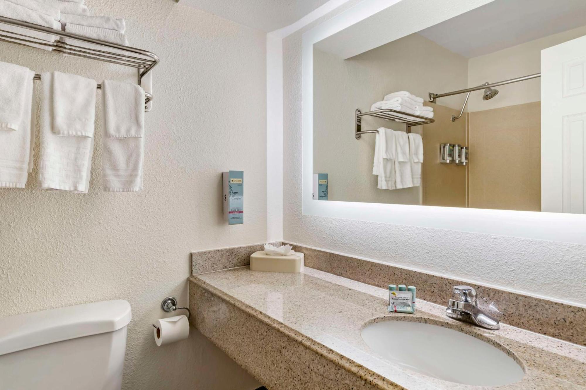 Best Western Of Alexandria Inn & Suites & Conference Center Bagian luar foto